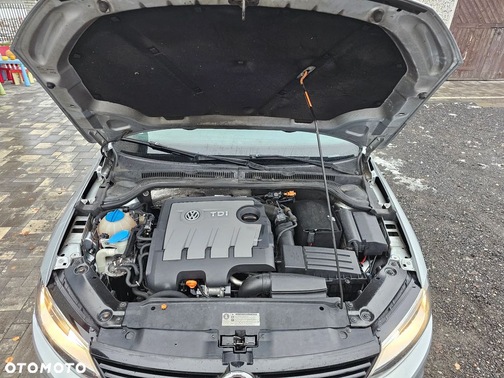 Volkswagen Jetta - 16