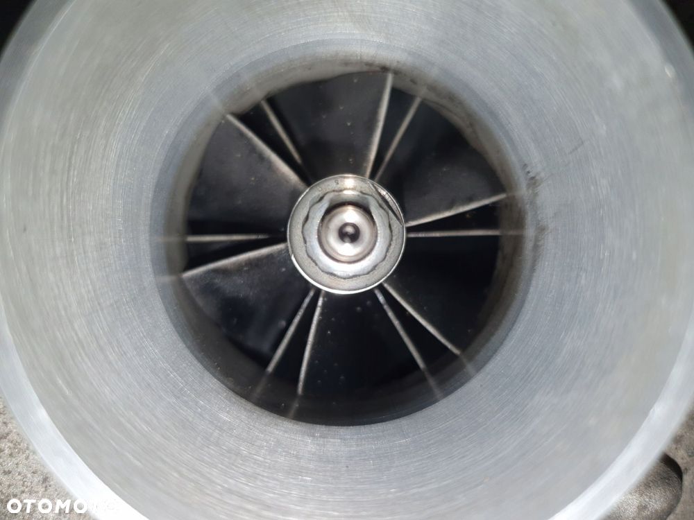 TURBOSPRĘŻARKA Volvo V50 2.4 D5 turbo 30774670 - 8