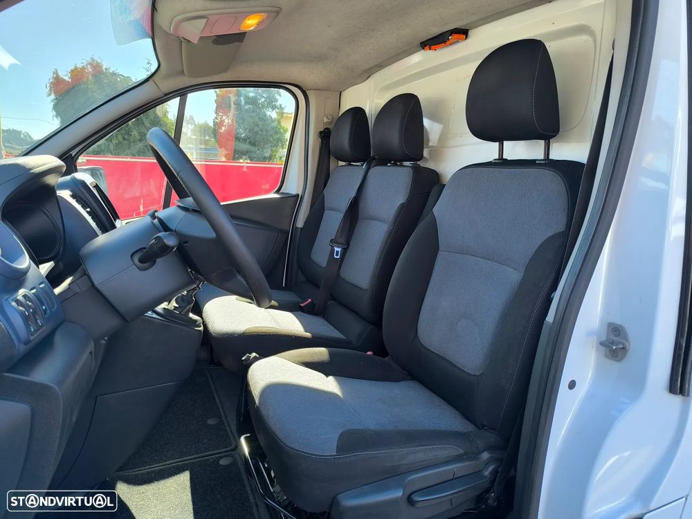 Opel Vivaro - 21