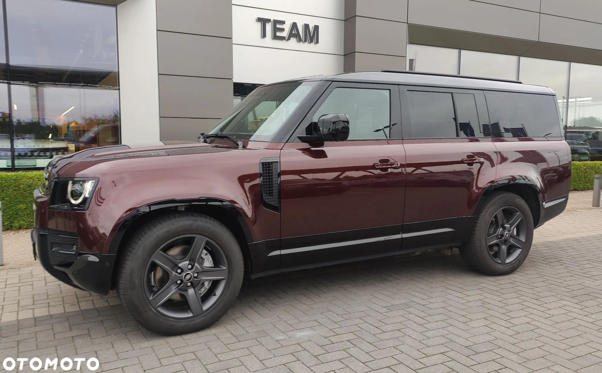 Land Rover Defender - 8