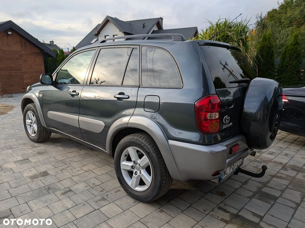 Toyota RAV4 - 6