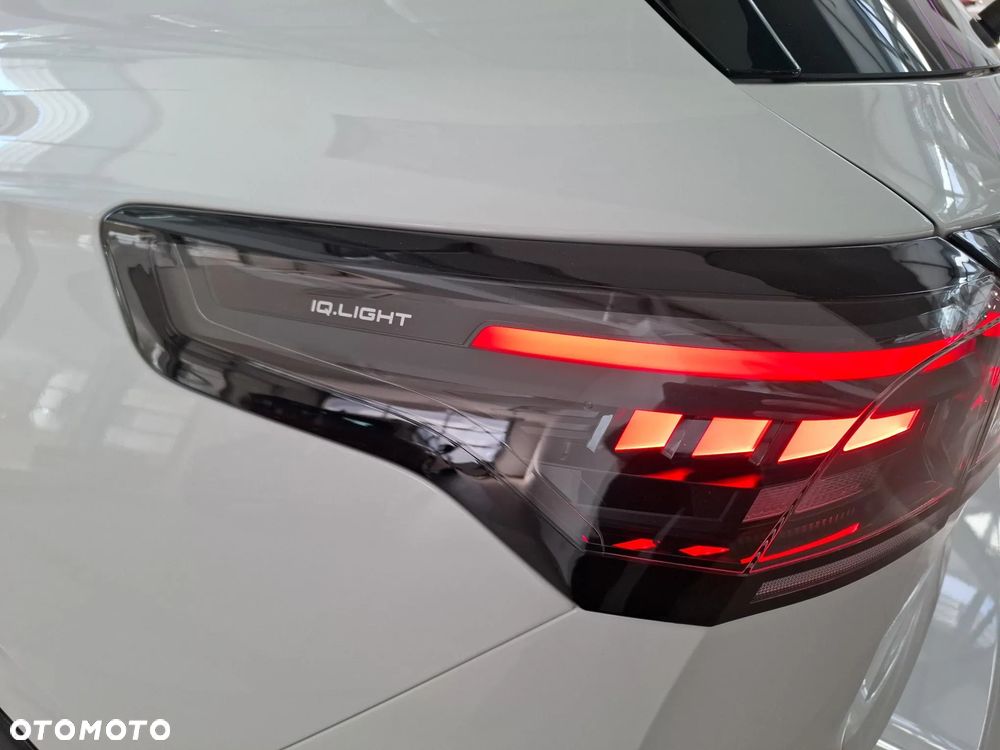Volkswagen Tiguan - 11