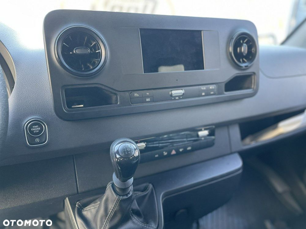Mercedes-Benz Sprinter - 5