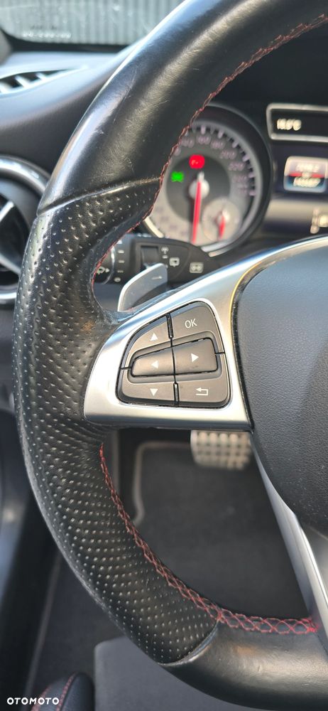Mercedes-Benz GLA 220 d AMG Line - 18