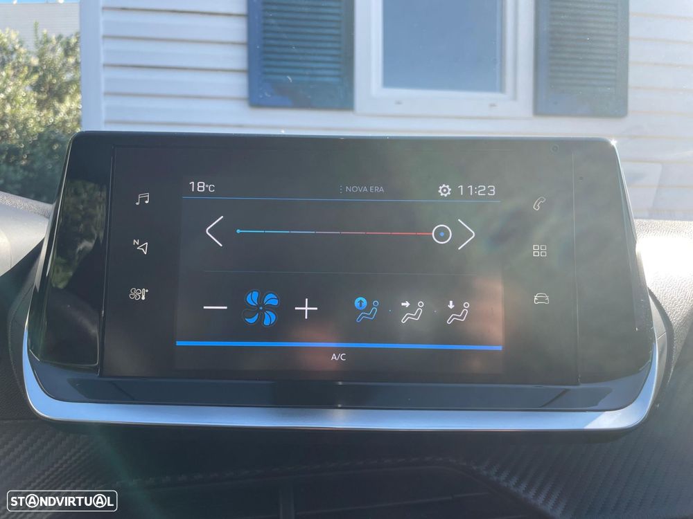 Peugeot 208 1.2 PureTech Allure - 22