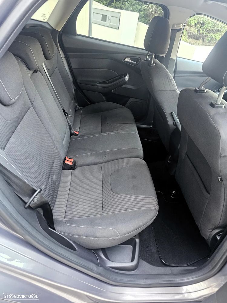 Ford Focus SW 1.6 TDCi Titanium - 12