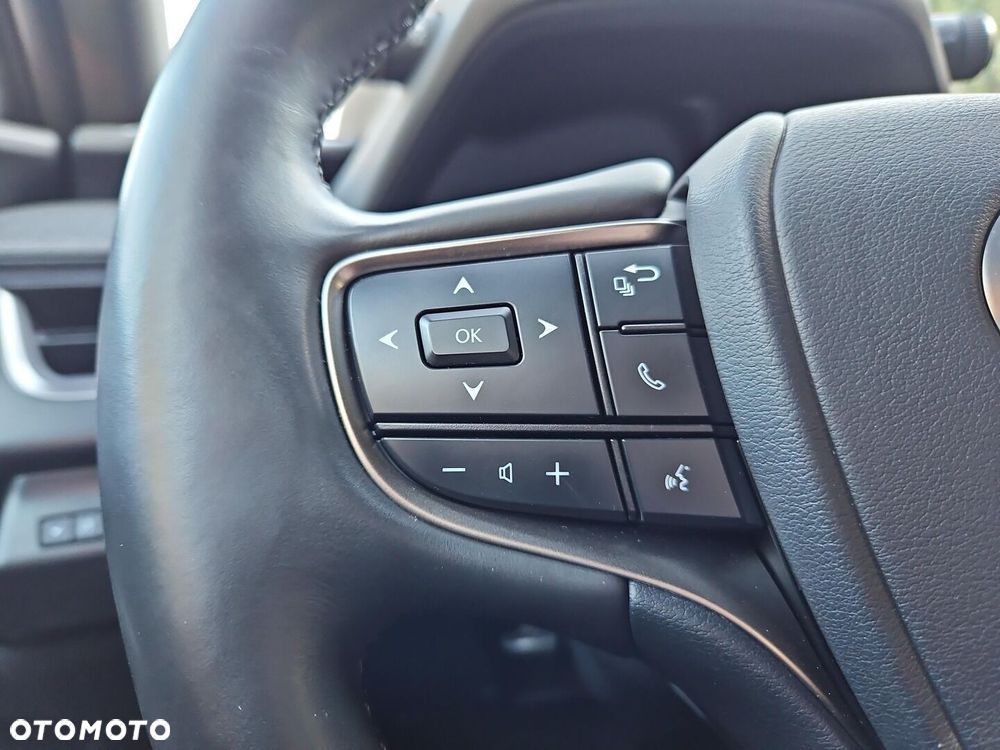 Lexus UX 250h GPF Business 2WD - 15