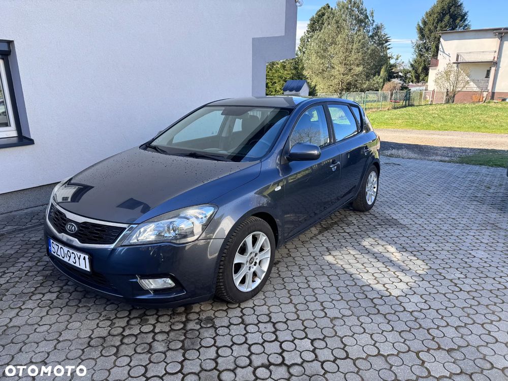 Kia Ceed - 1