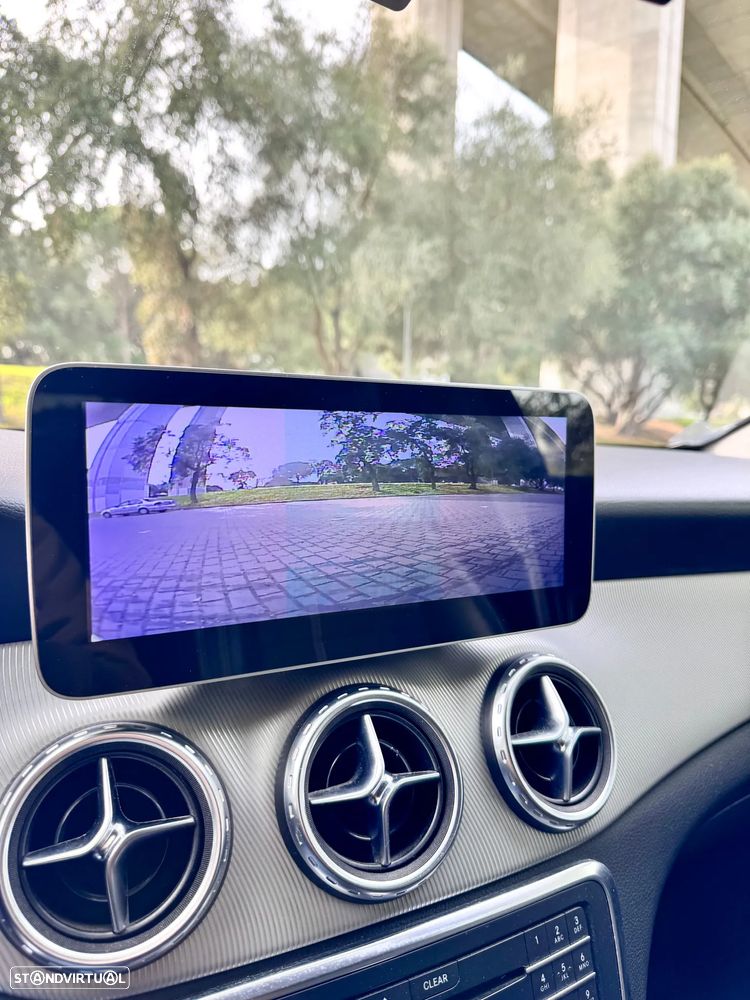 Mercedes-Benz GLA 220 d 4Matic 7G-DCT Urban - 19