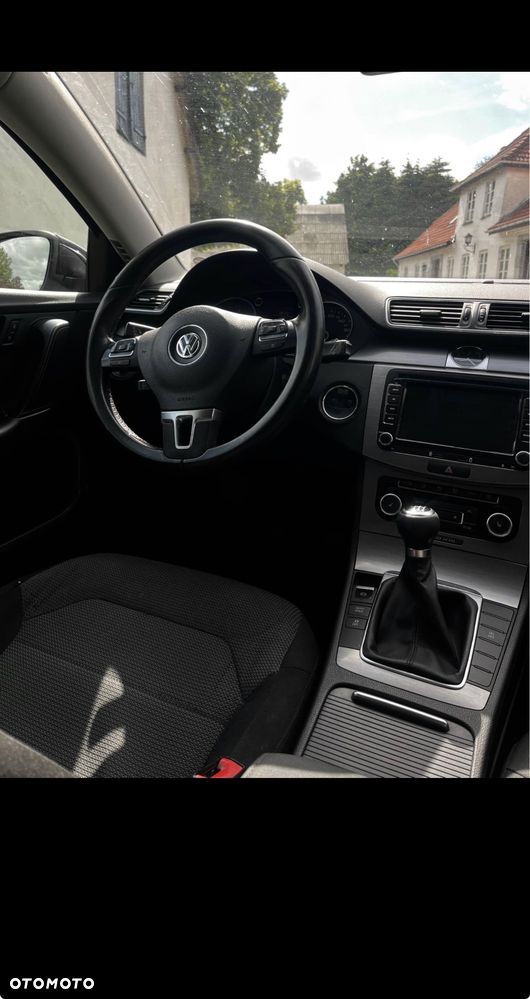 Volkswagen Passat 2.0 TDI Individual - 6