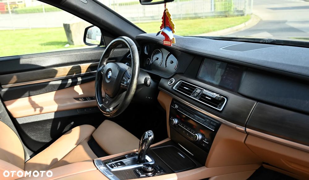 BMW Seria 7 730d - 22