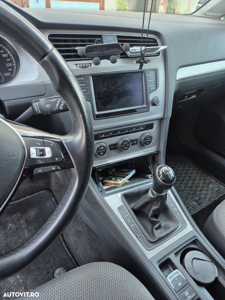 Volkswagen Golf 1.6 TDI BlueMotion Comfortline - 8