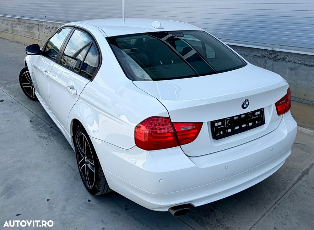 BMW Seria 3 320d DPF Edition Exclusive - 23