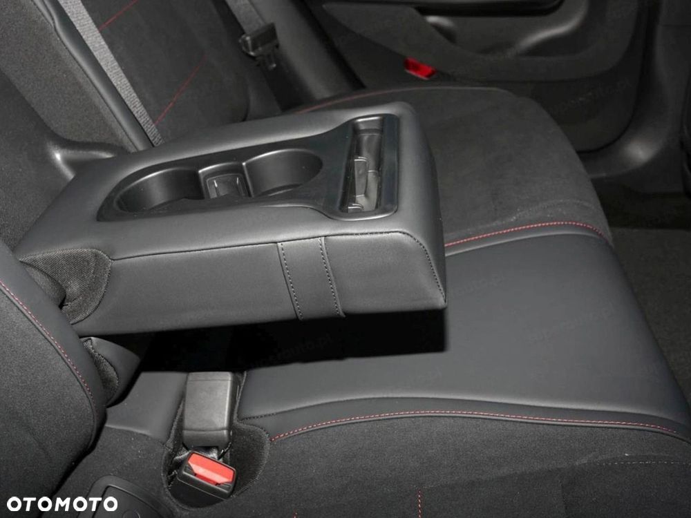 Mercedes-Benz CLA - 16