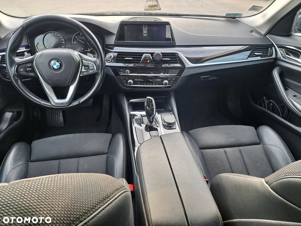 BMW Seria 5 518d - 9