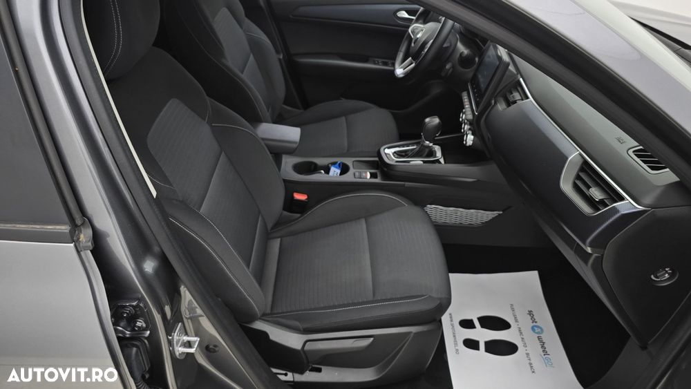 Renault Arkana E-TECH 145 Evolution - 19
