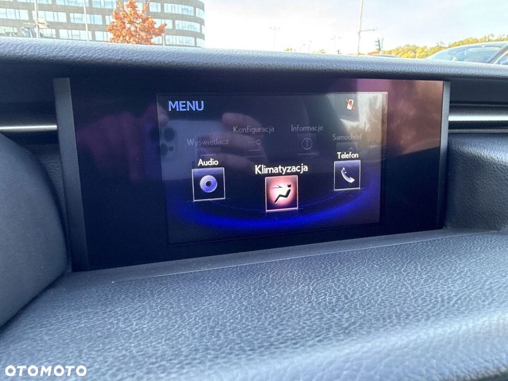 Lexus RC 200t / 300 F Sport - 25