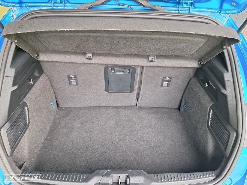 Ford Focus 1.0 EcoBoost MHEV ST-Line X - 32