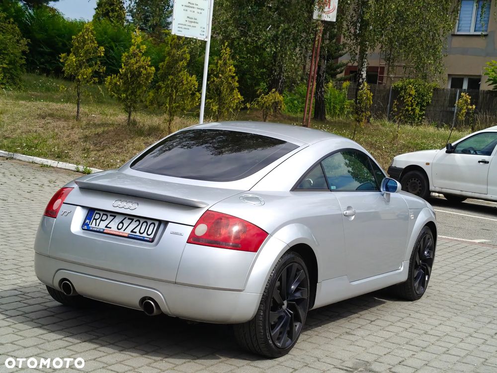 Audi TT Coupé 1.8 T quattro - 11