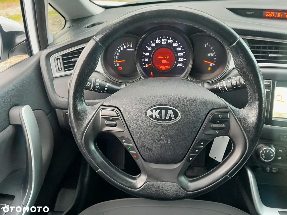 Kia Ceed 1.6 GDI Dream-Team Edition - 16