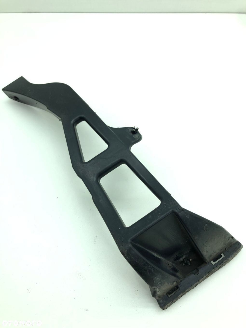 MERCEDES W117 CLA ŚLIZG ZDERZAKA PRAWY A1178850021 - 1