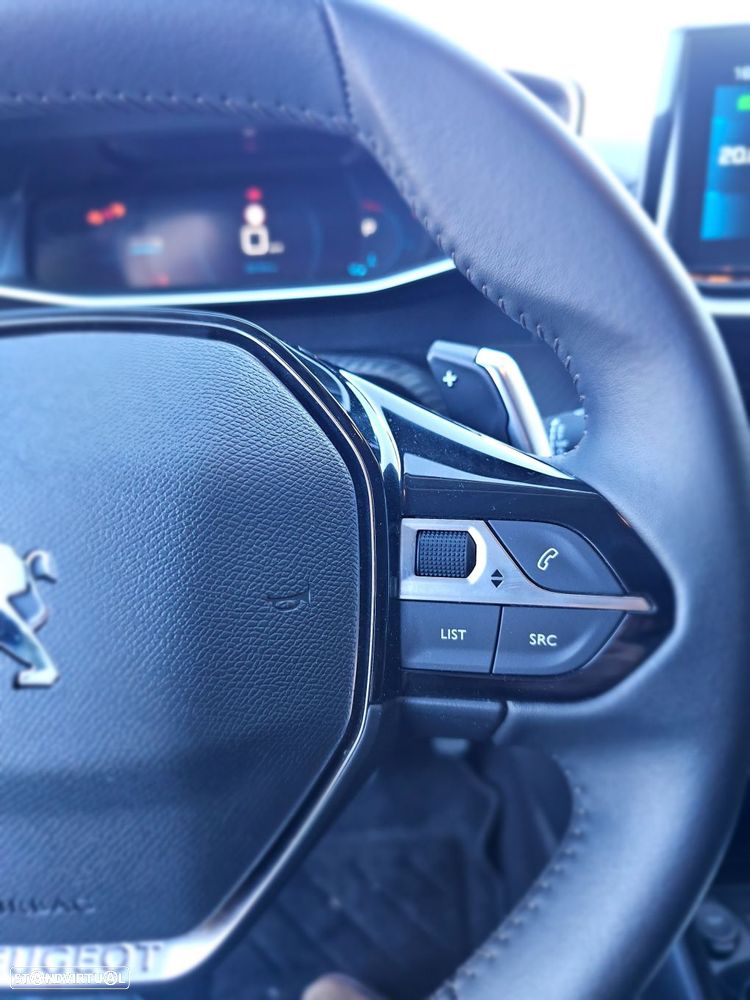 Peugeot 208 1.2 PureTech Allure EAT8 - 17