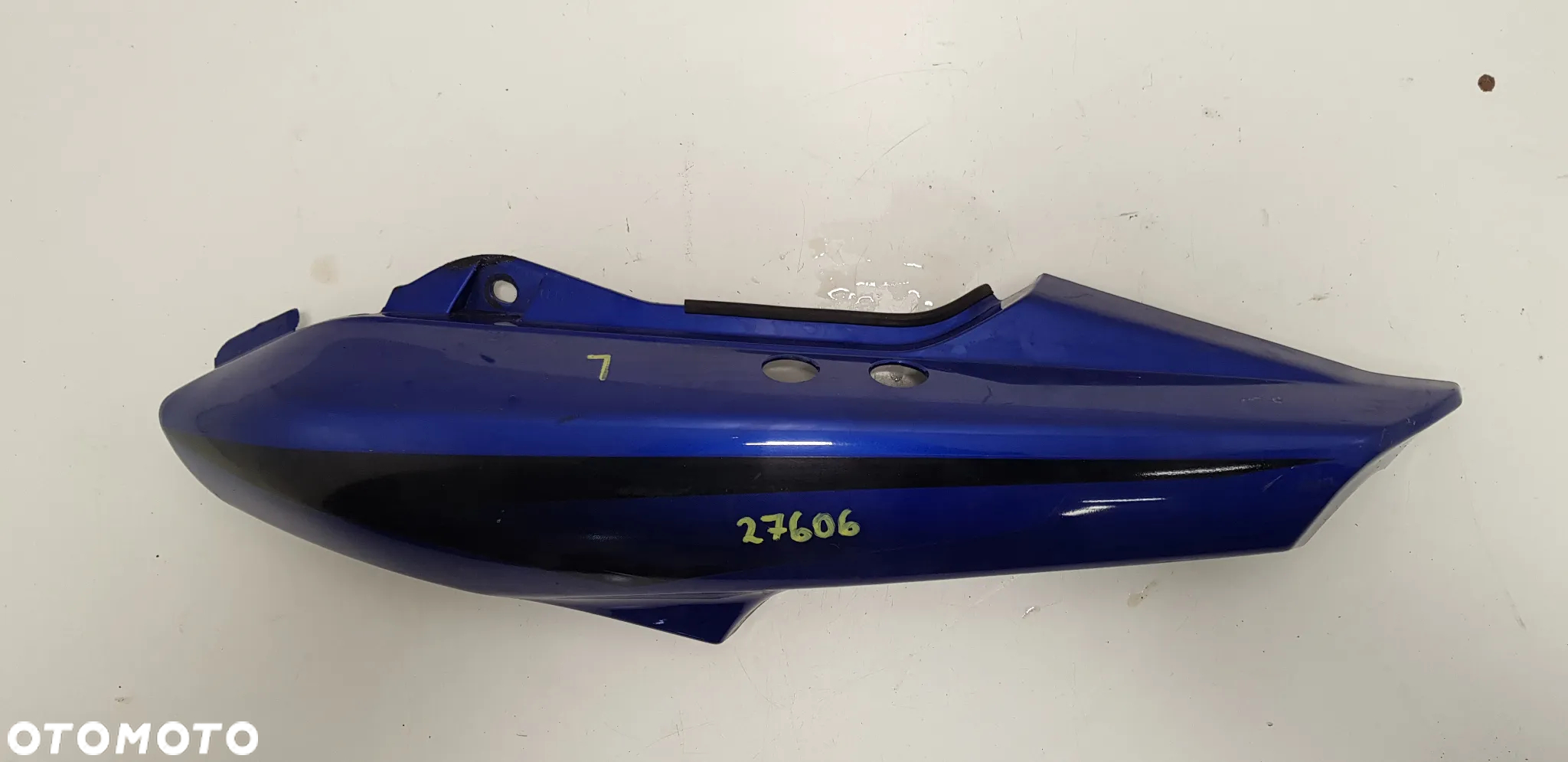 Yamaha Fazer FZS 600 Boczek lewy - 3