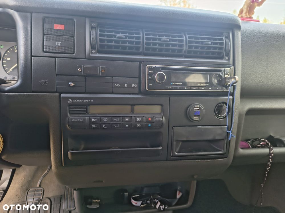 Volkswagen Multivan - 10