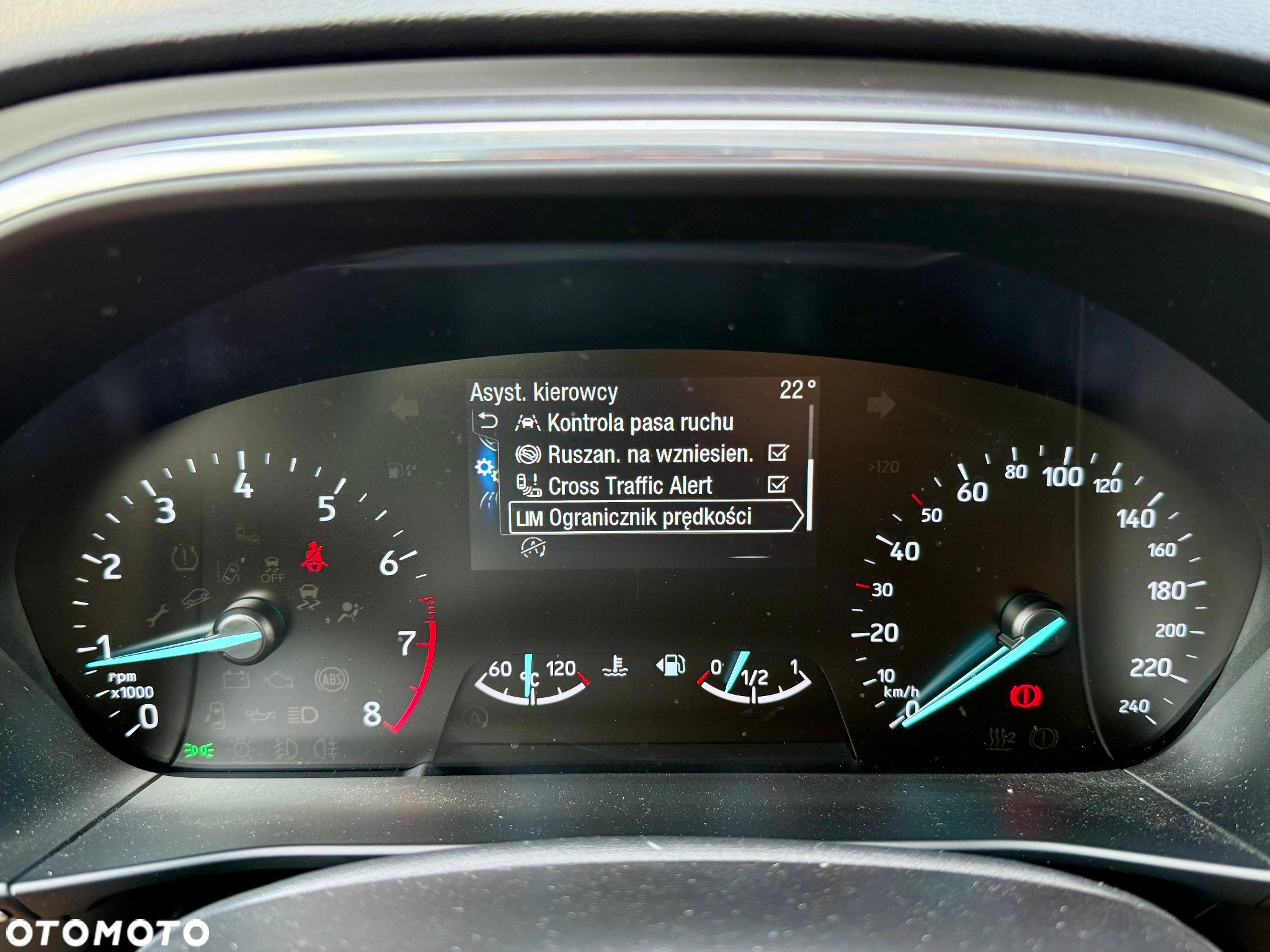 Ford Focus 1.5 EcoBoost Titanium - 19