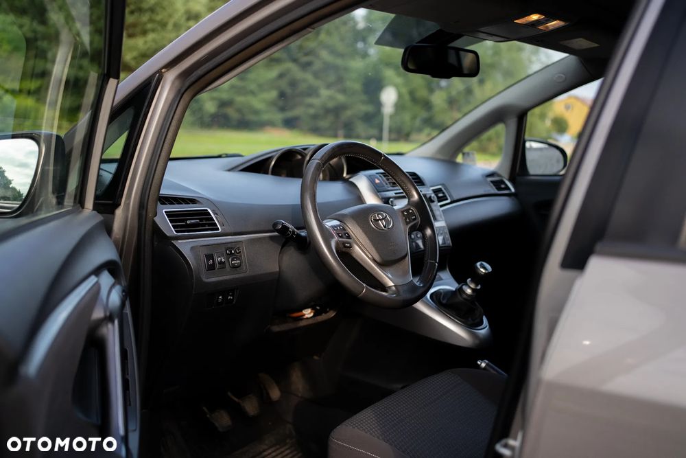 Toyota Verso 1.6 D-4D 5-Sitzer Start/Stop Skyview Edition - 10