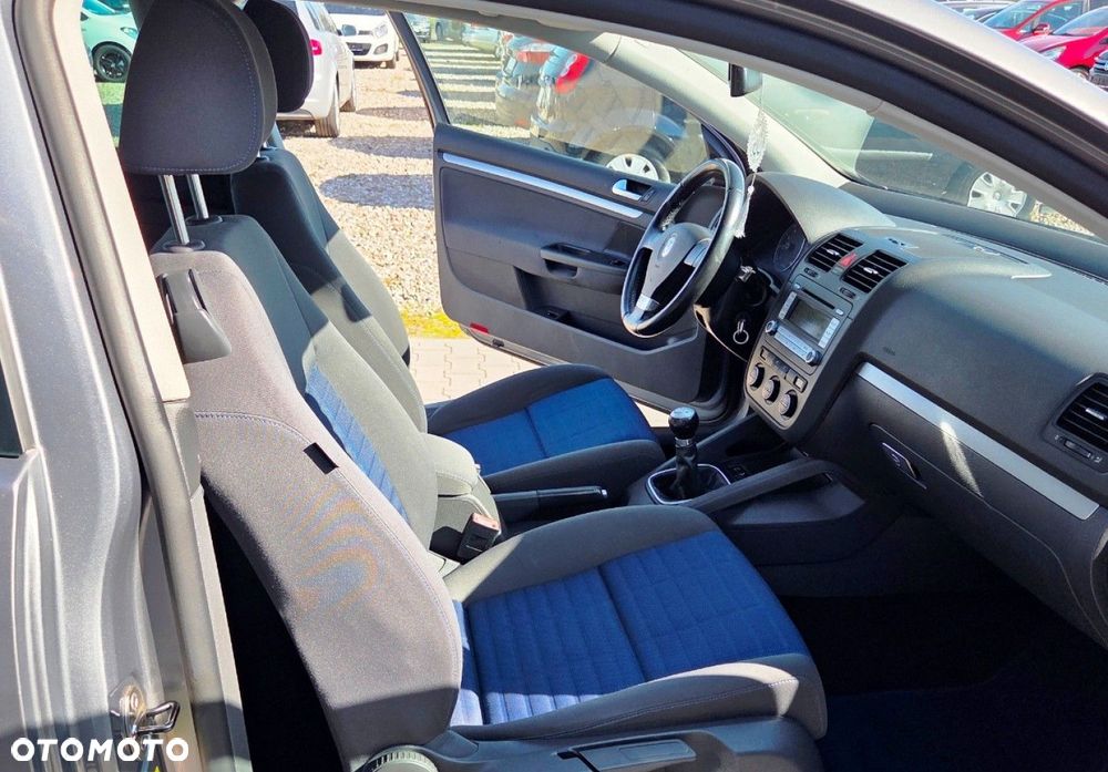 Volkswagen Golf - 23