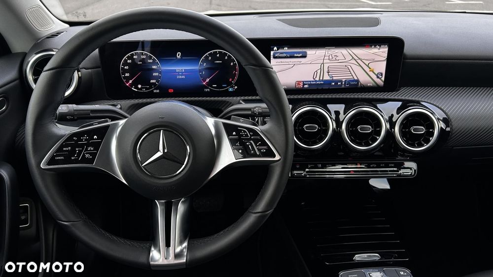 Mercedes-Benz CLA 200 7G-DCT - 14