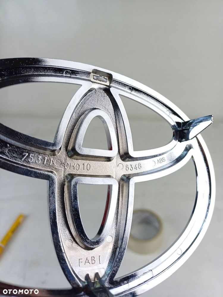 emblemat zderzaka przód znaczek przedni aygo i 05-14 75311-0h010 - 8