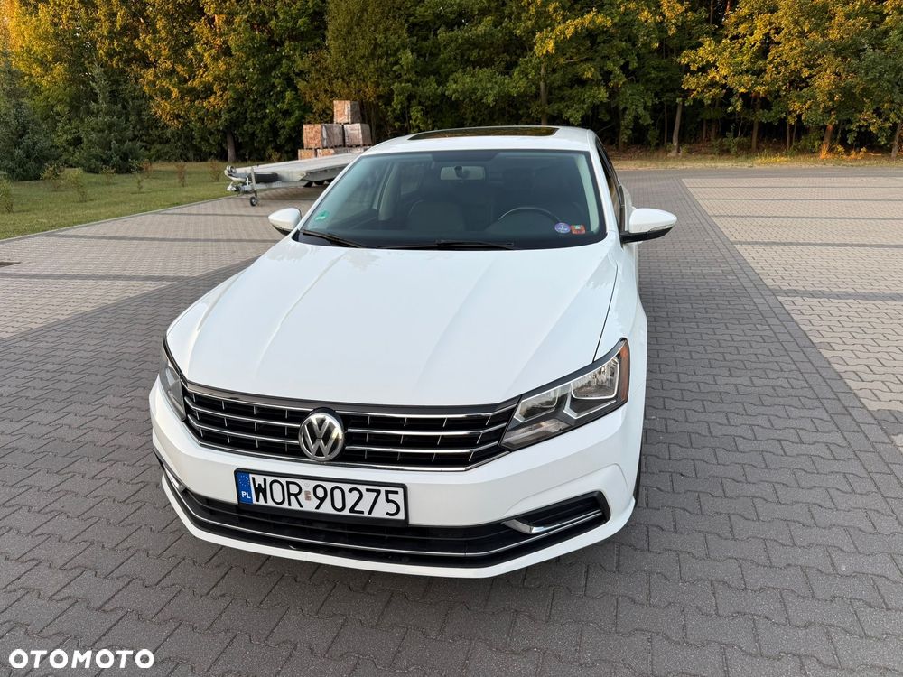 Volkswagen Passat - 2