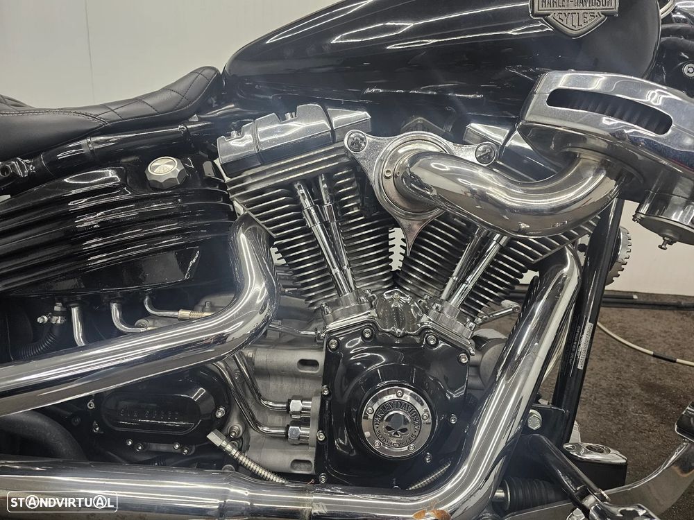 Harley-Davidson FLSTF ROCKER C - 16