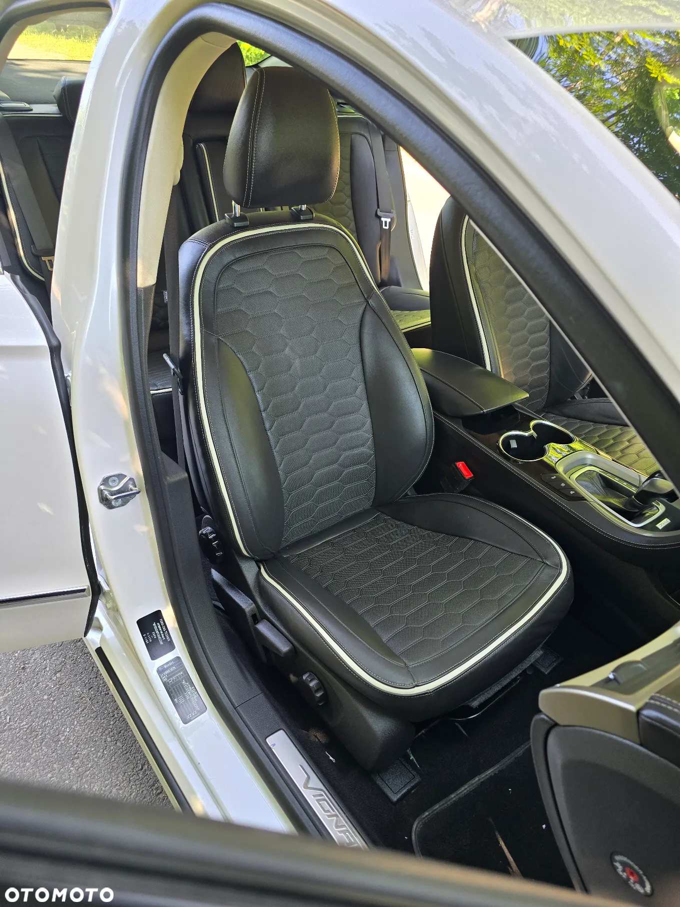 Ford Mondeo Vignale 2.0 Hybrid - 21