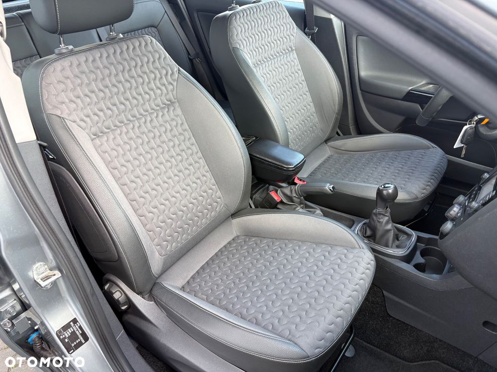 Opel Corsa 1.4 16V Cosmo - 28