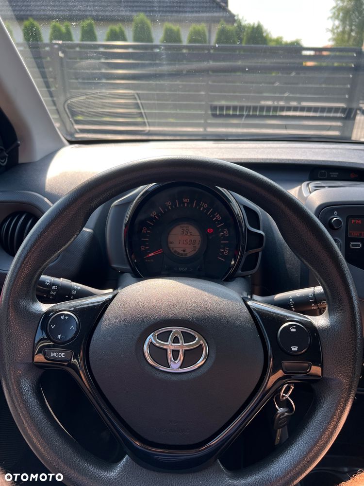 Toyota Aygo x - 8