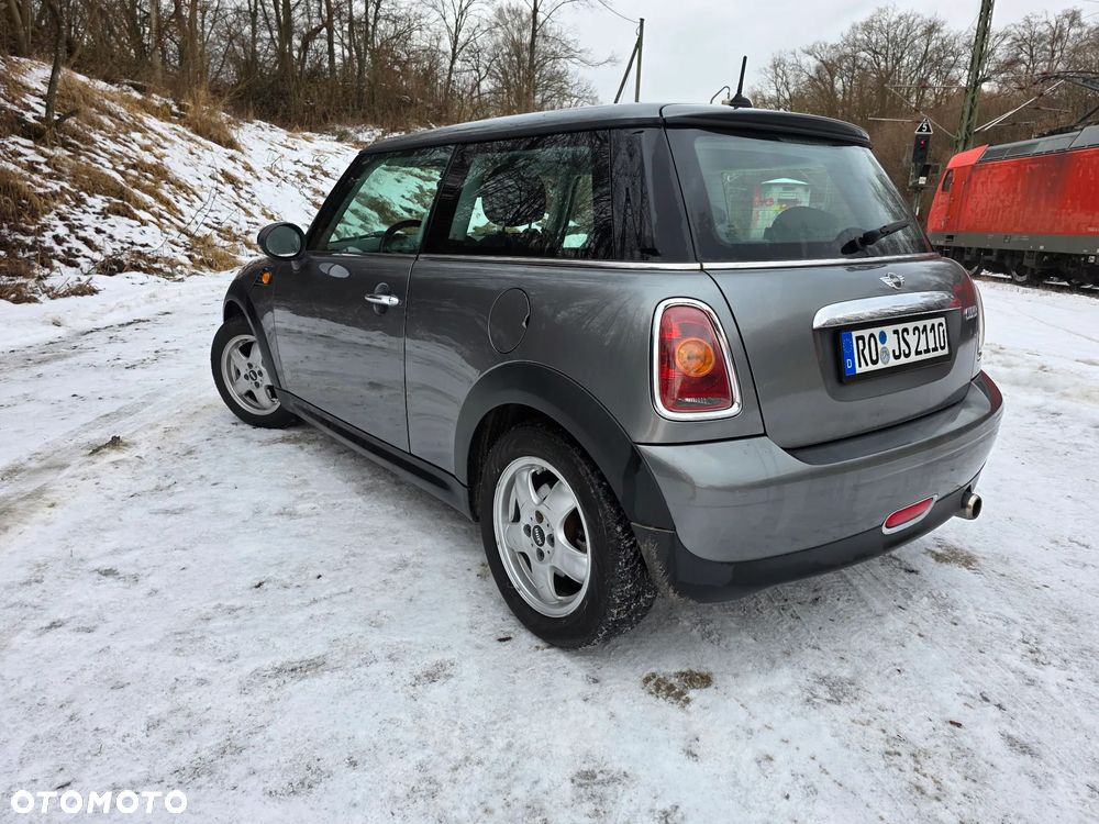 MINI Cooper Standard - 4