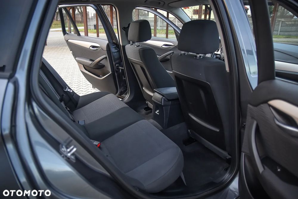 BMW X1 xDrive18d - 27