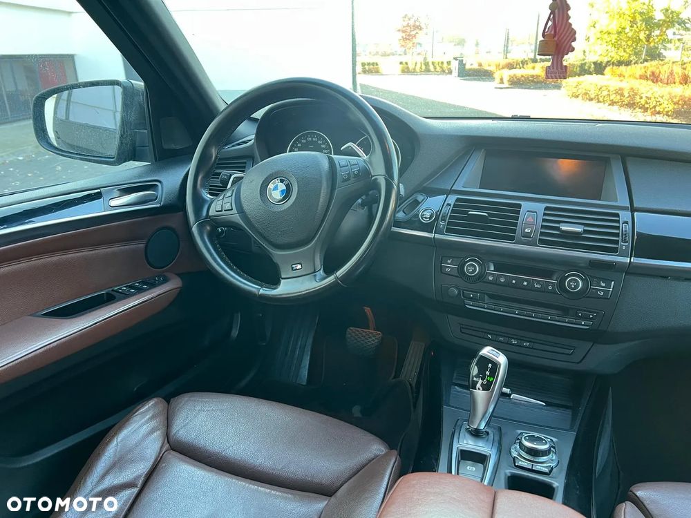 BMW X5 4.8i xDrive - 22