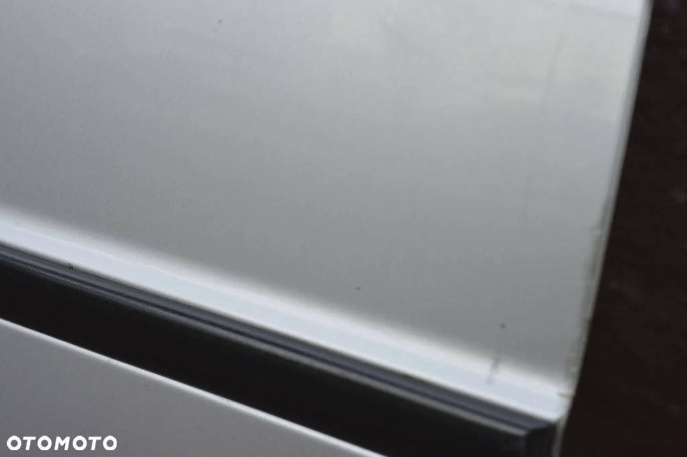 BMW E46 SEDAN / TOURING / KOMBI ORYGINALNE KOMPLETNE DRZWI PRZEDNIE LEWE / PRAWE EUROPA W KOLORZE TITANSILBER 354/7 O NR. 41 51 7 034 151 / 41 51 7 034 152 OEM W DOBRYM STANIE - 18