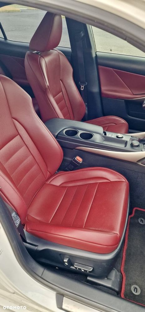 Lexus IS ver-300h-f-sport-eu6 - 12