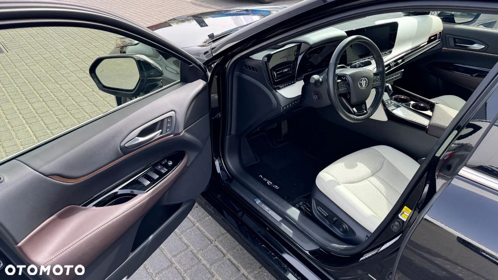 Toyota Mirai Luxury - 8