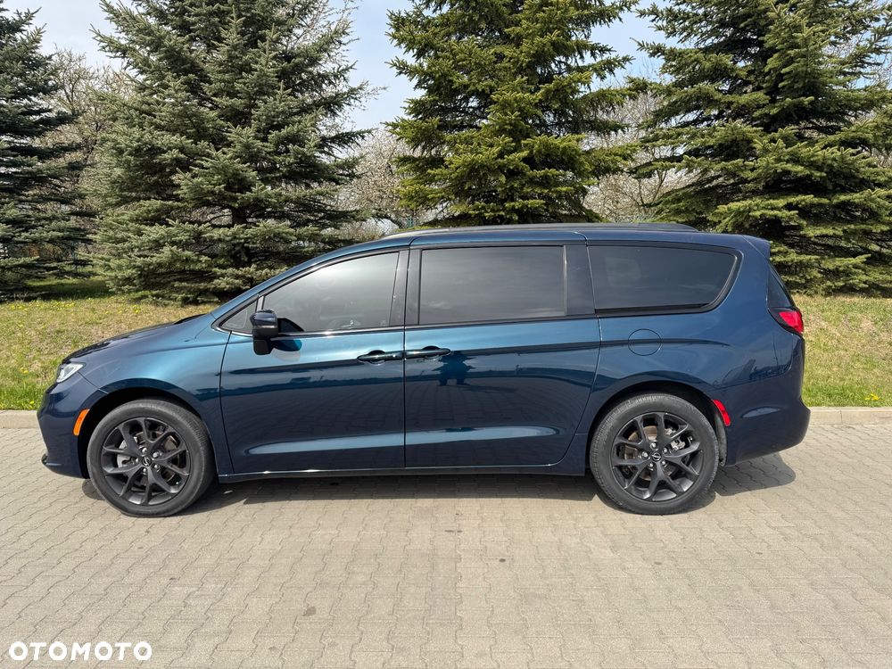 Chrysler Pacifica - 10