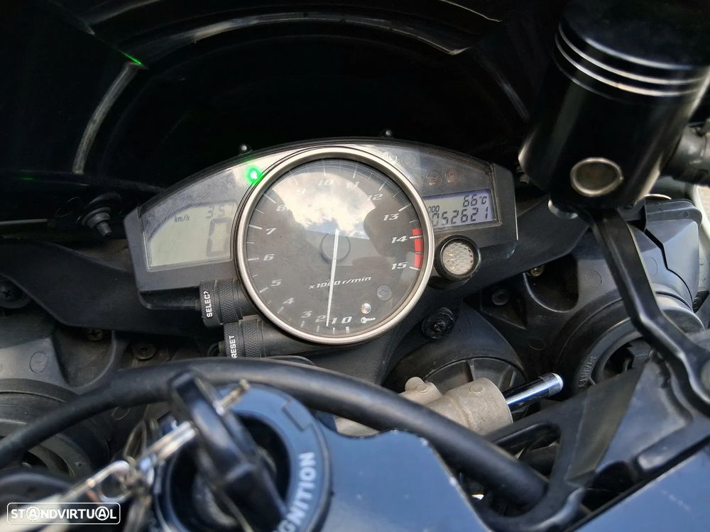 Yamaha YZF - 28