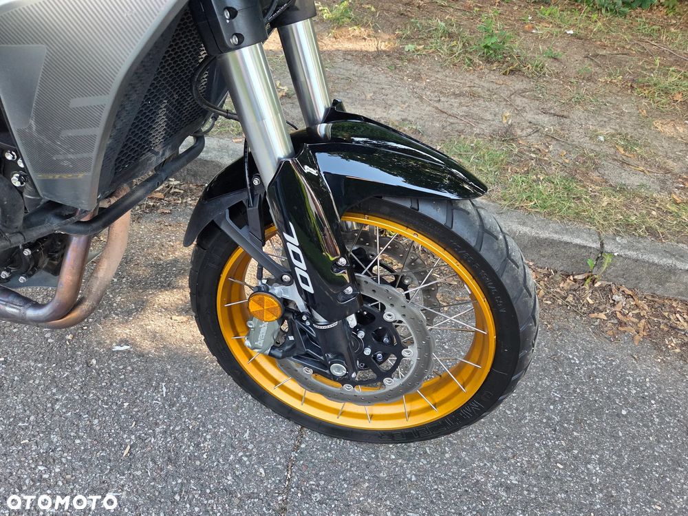 QJMOTOR SRK 700 - 15