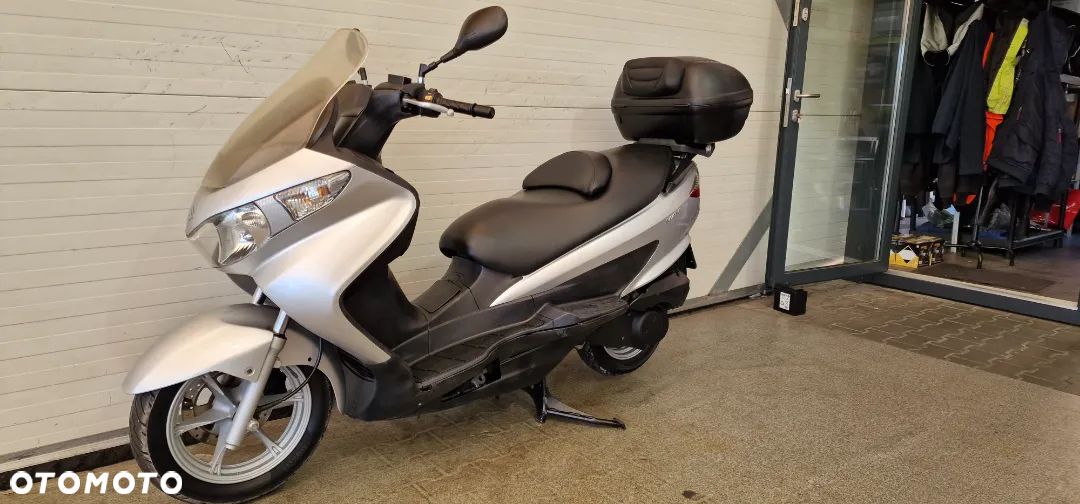 Suzuki Burgman - 1