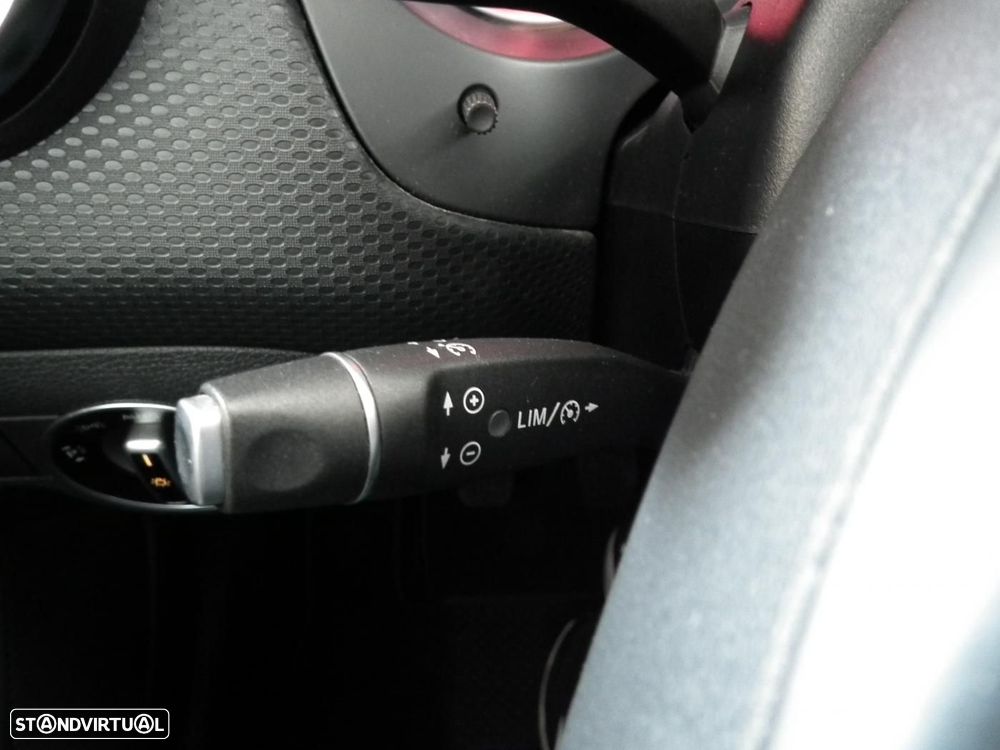 Mercedes-Benz A 180 d AMG Line - 29