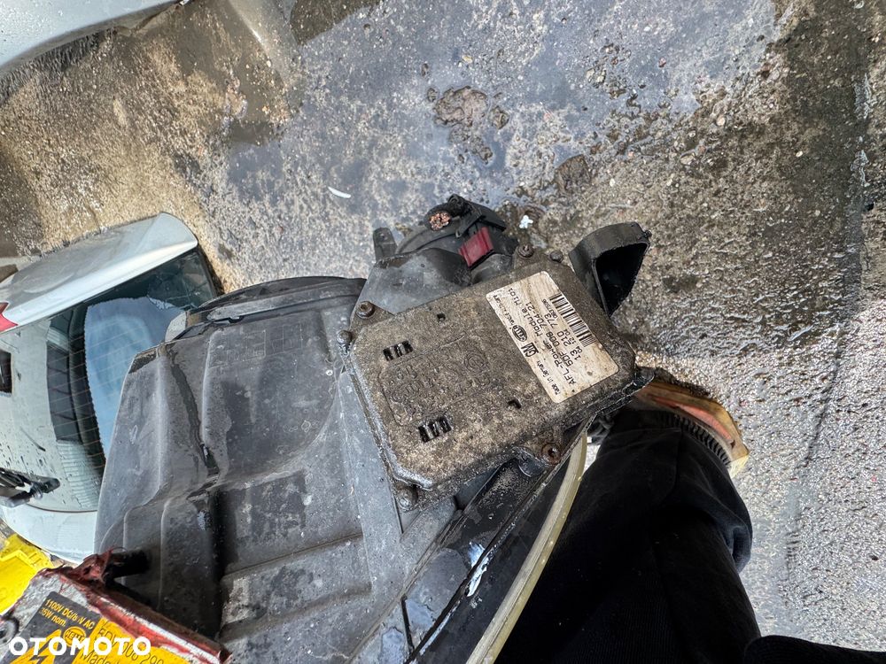 Opel astra H z157 szary srebrny  maska    Lampy przód przednie bi xenon kompletne 400sztuka prawa lewa   Klapa tył tylnia gtc 3 drzwi Coupe 300zl   Zderzak tył tylni opc 300zl   Drzwi przód przednie prawe lewe 300sztuka   Lusterko prawe lewe 100zl sztuka   Lampy tył tylne prawa lewe 100szt  Maska 300zl   Pas przedni 1.9 diesel kompletny z chłodnicami wentylatorami 450 zł   Grill -150 zł   Belka przód 100zl   Zderzak przedni 250 zł   Szybka wysyłka - 11